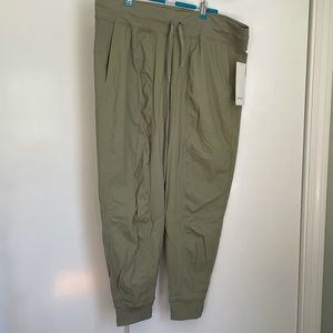 Dance Studio Jogger in Rosemary Green - Lululemon - NWT - Size 16